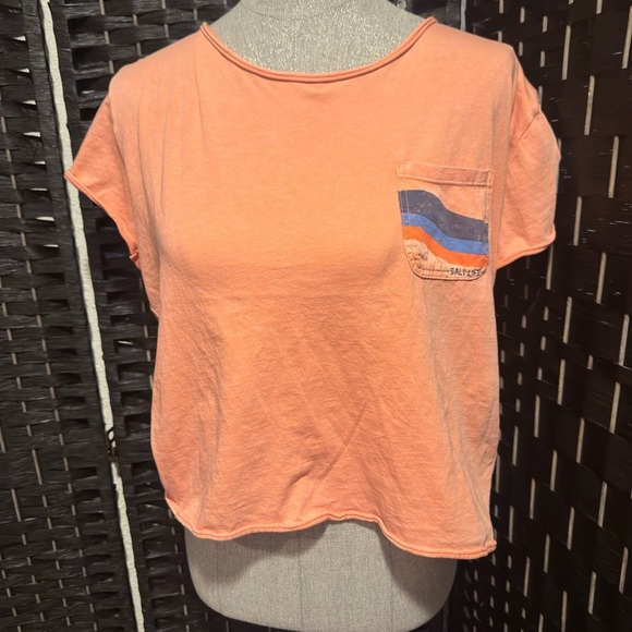 Salt Life Tops - 3/25🙂 Salt Life Women's Peach Cropped Top with Pocket Sz M